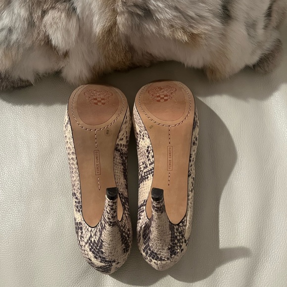 Vince Camuto Snakeskin Heels - Picture 3 of 3